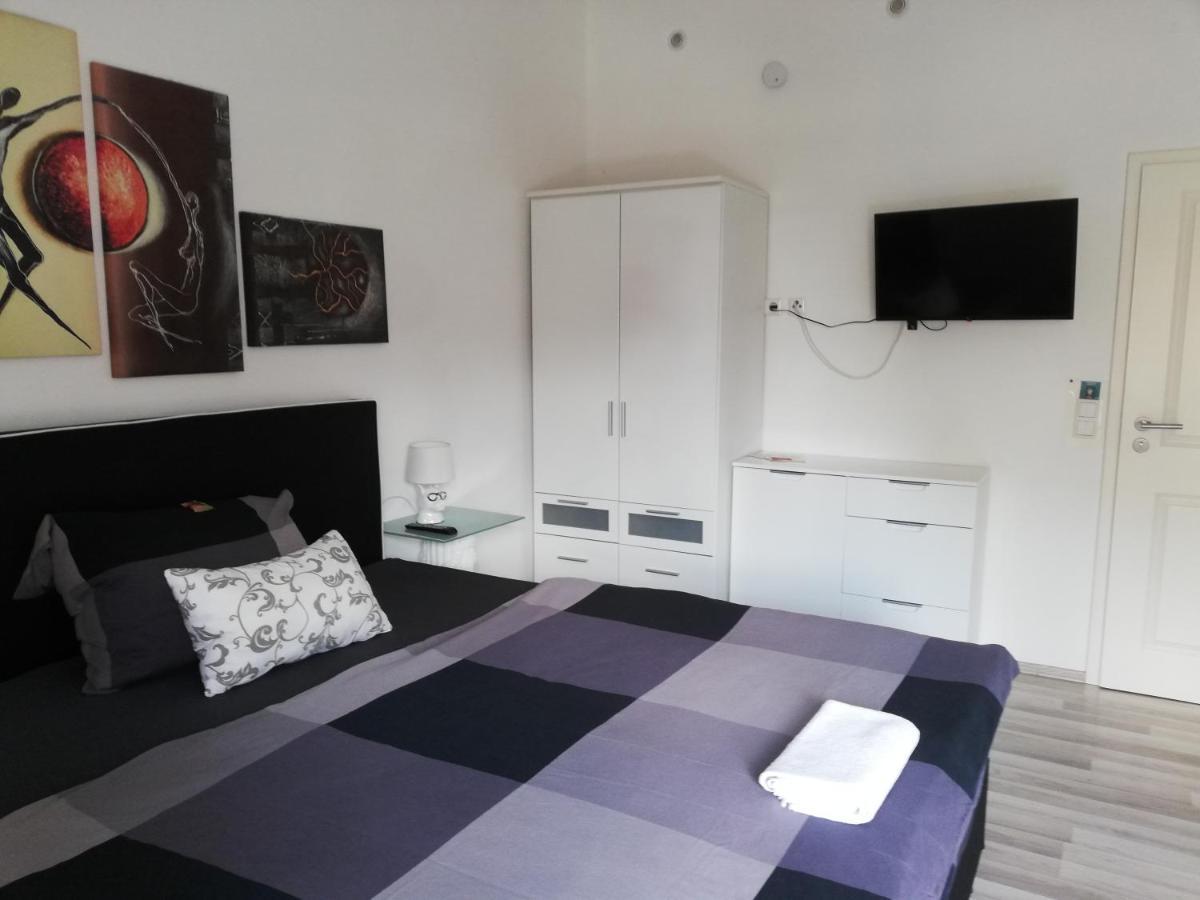 Villaci Business Apartments Лаймен Екстериор снимка