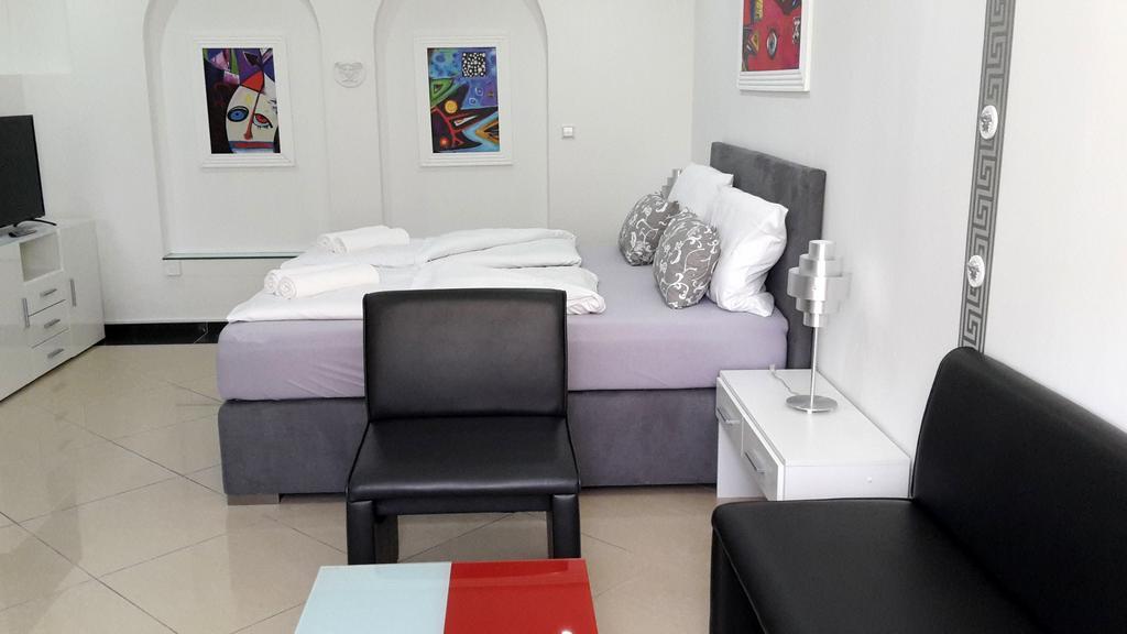 Villaci Business Apartments Лаймен Екстериор снимка