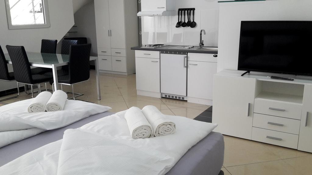 Villaci Business Apartments Лаймен Екстериор снимка